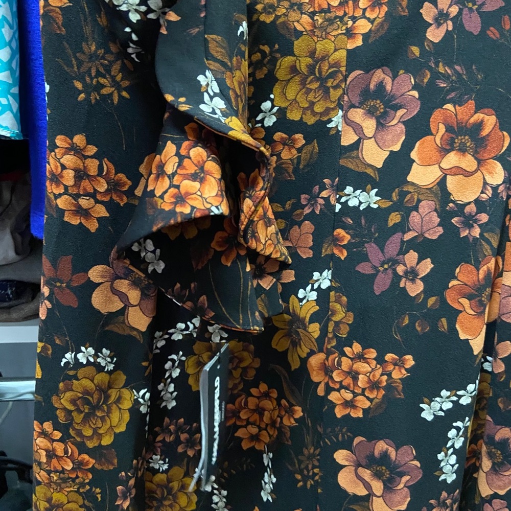 Lynn Ruffle Detail Dress - Picture 4 of 4